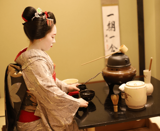 一見さんお断りの花街の世界が ”新しい形のおもてなし” を導入