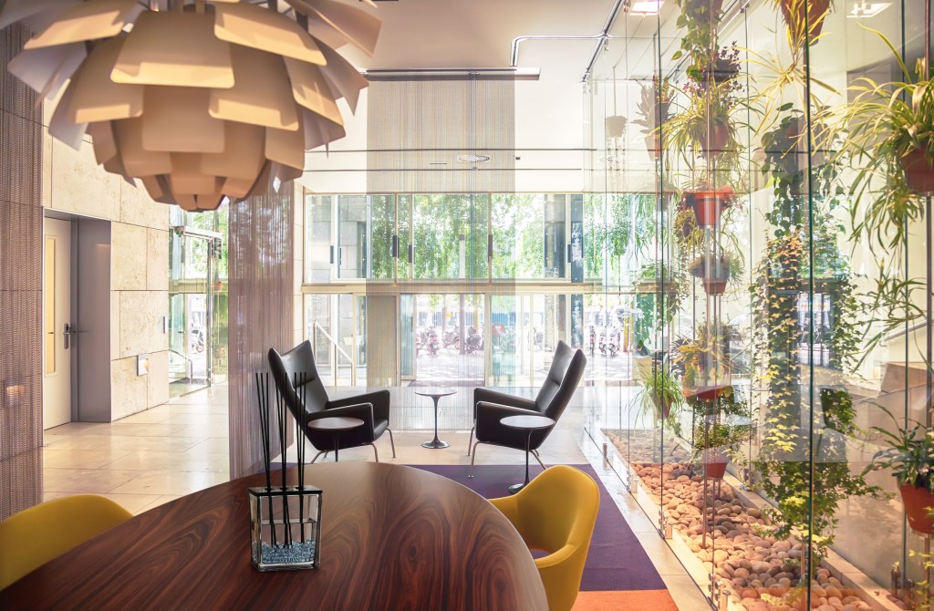 Bureauコース　
～20畳程度の広いスペースやオフィス向け