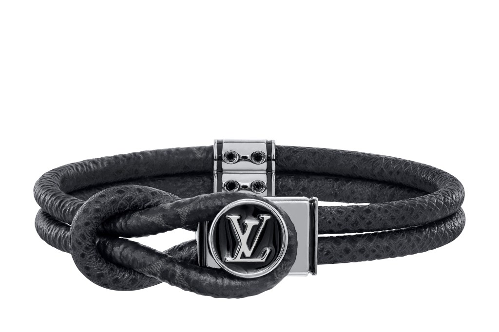 ルイ･ヴィトンブラスレ・ループ イット 42,000円(税抜予定価格)