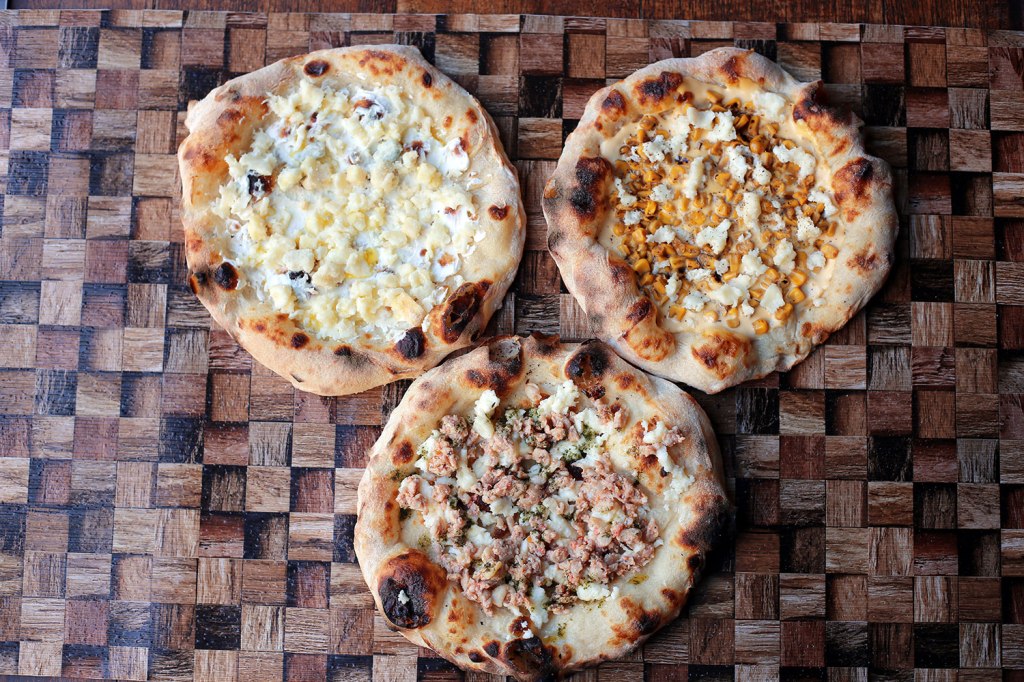 3種のチーズベースセット
「Pizza からしマヨ焦がし醤油コーン」「Pizza ハーブチキン」「Pizza 5種のチーズ」