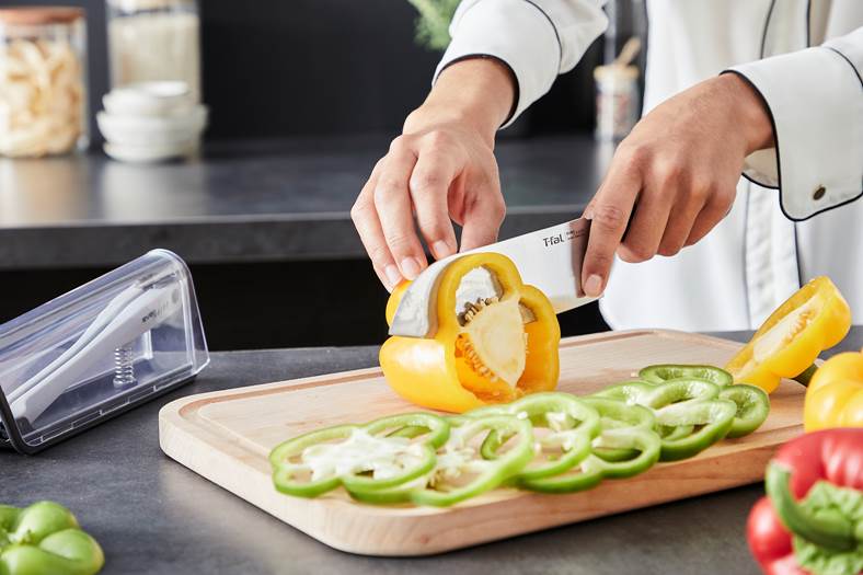 切れ味いつでもシャープ「エバーシャープ 三徳ナイフ16.5cm」 新登場!